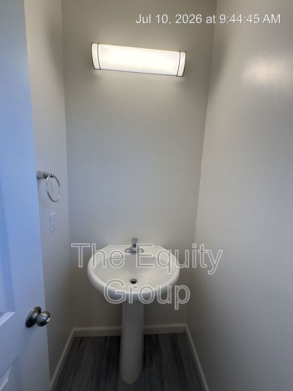 Building Photo - 735 S Pinkham St