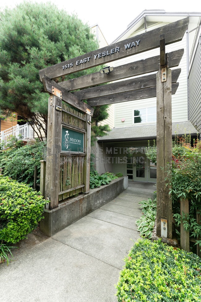 Building Photo - 1515 E Yesler Wy