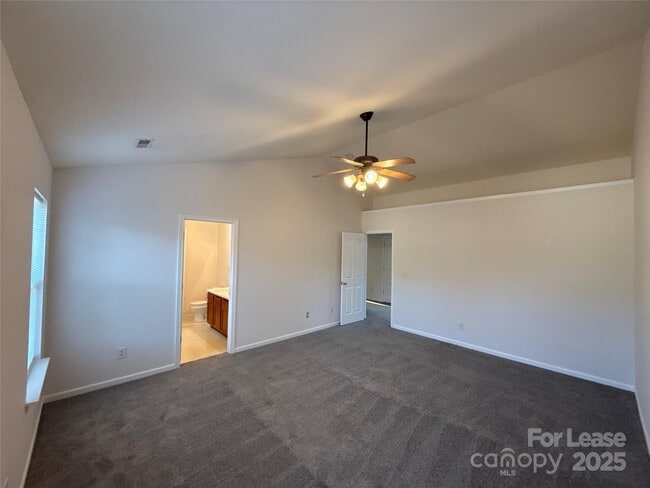 Building Photo - 2807 Forest Grove Ct