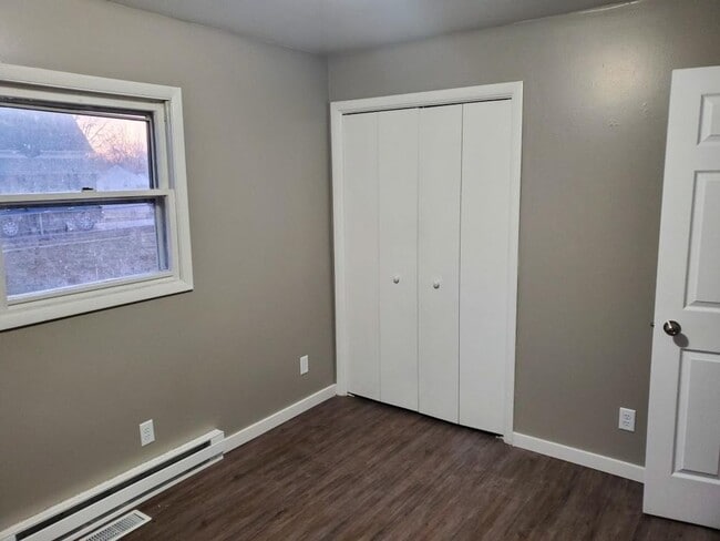 Building Photo - 3 bedroom 2 bath home