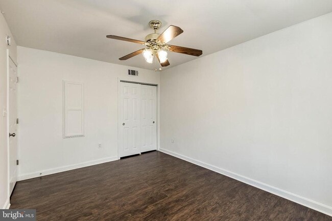 Building Photo - 5438 Ring Dove Ln