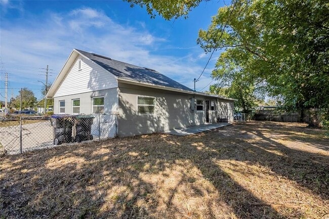 Building Photo - 5624 Balboa Dr