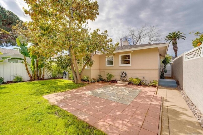 Building Photo - 719 I Ave