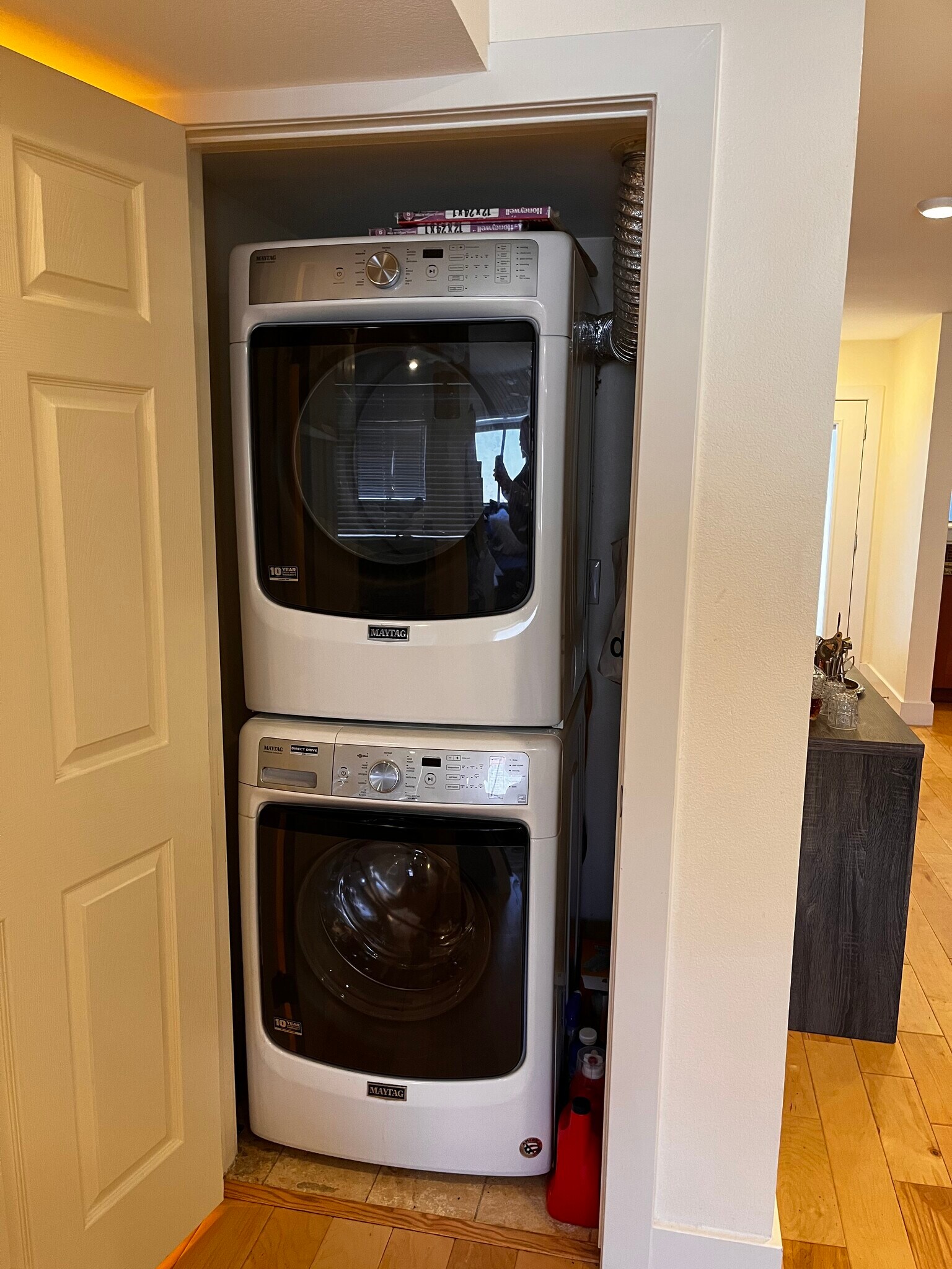 The in-unit washer/dryer makes laundry a breeze. - 909 Reinli St