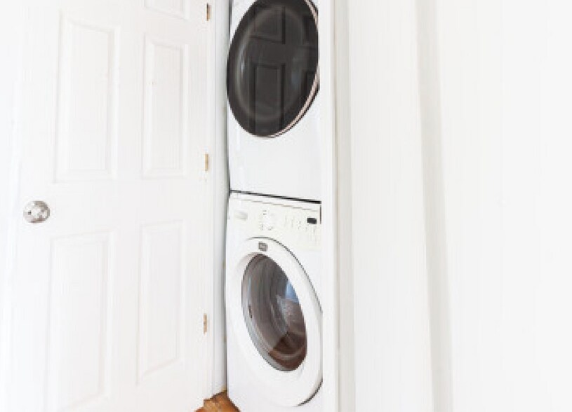 Building Photo - 722 W Addison St