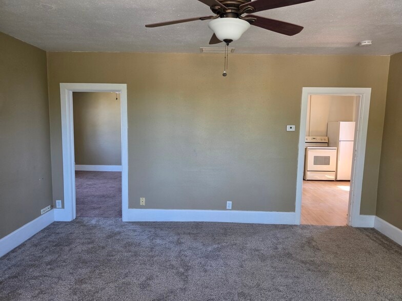 Living Room 3of3 - 523 S 15th St