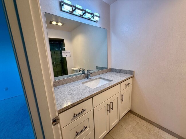 Building Photo - Holly Terrace Condominiums - Magnolia