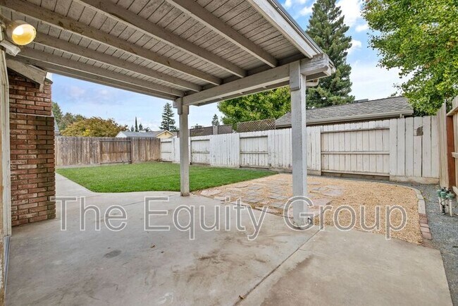 Building Photo - 500 N Tommy St