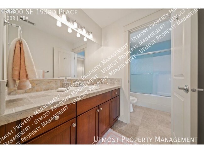 Building Photo - Beautiful Camas 3bd in Perfect Location