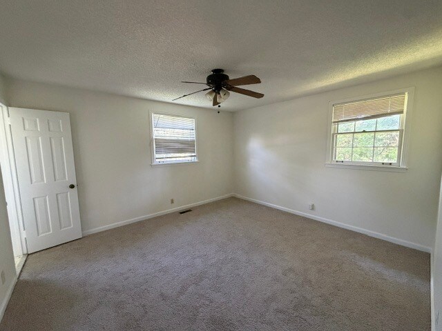 Building Photo - 2900 Moss Spring Dr