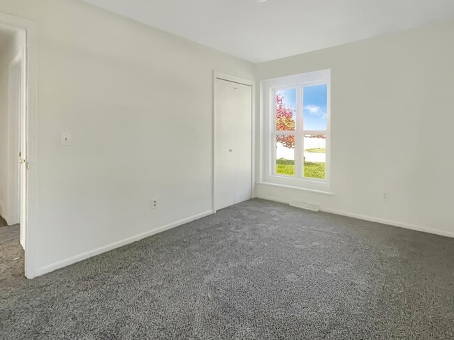 Building Photo - 6835 Quincy Dr SW
