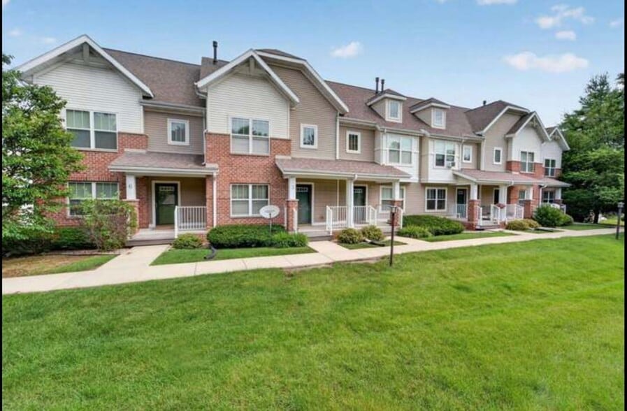 Building Photo - 707 Cricket Ln