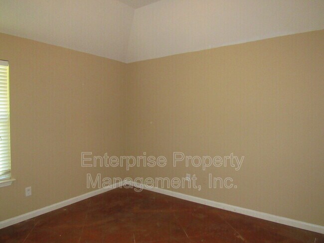 Building Photo - 9480 Grove Rd