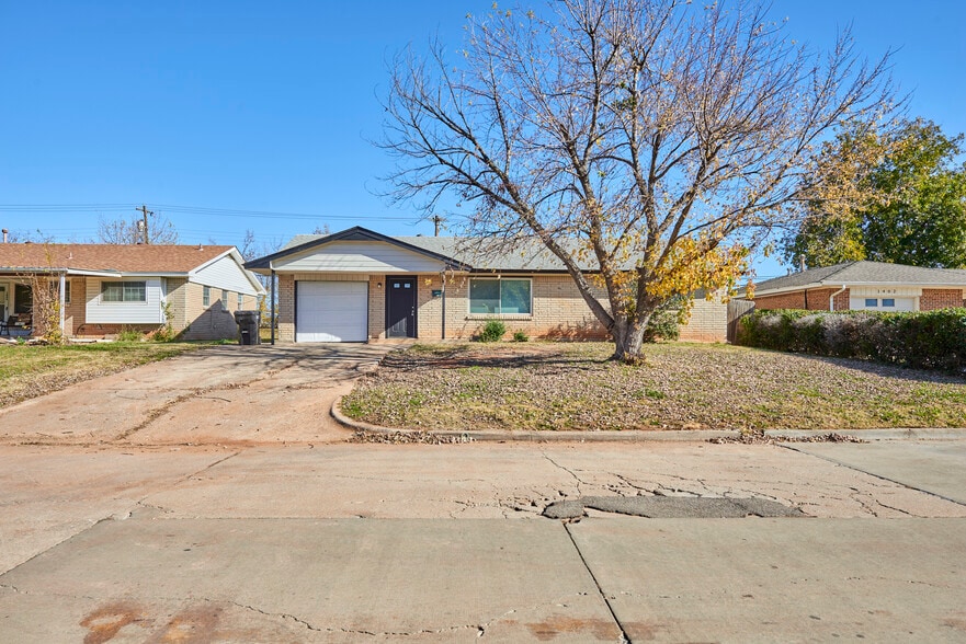 Building Photo - 1404 N Nail Pky