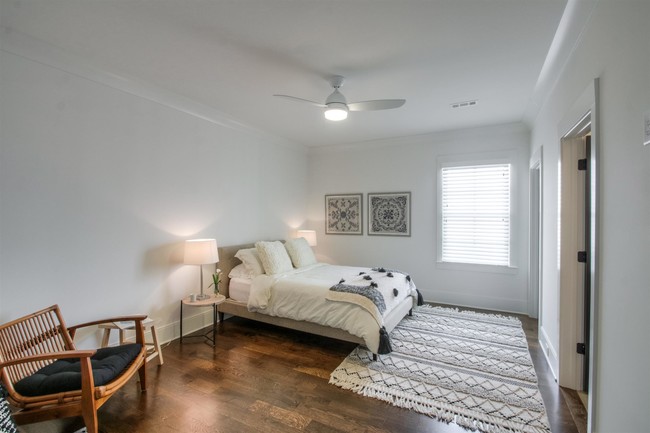 Building Photo - 4004 Lealand Ln