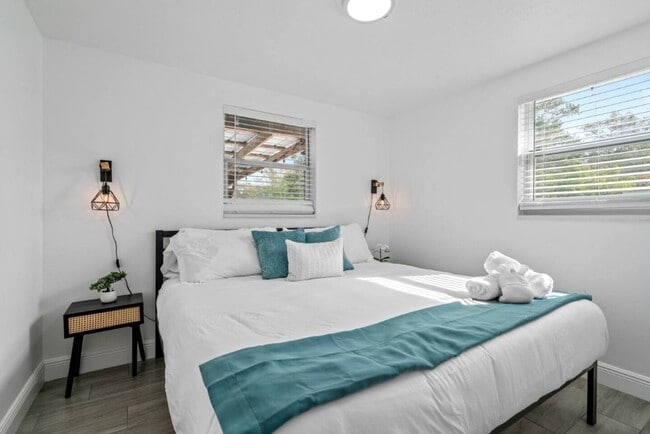 Building Photo - The peaceful place