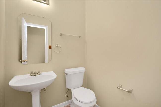 Building Photo - 4123 Valedon Ln