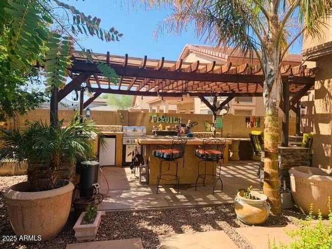 Building Photo - 42275 W Calle St