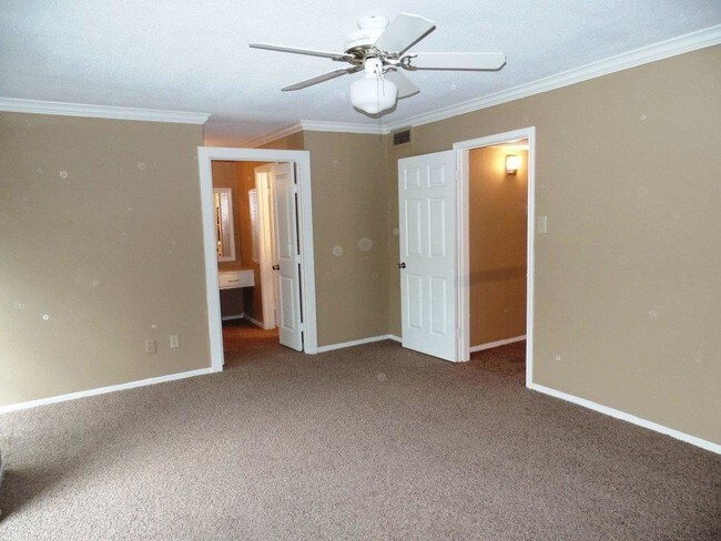 Building Photo - 10138 Beekman Pl Dr