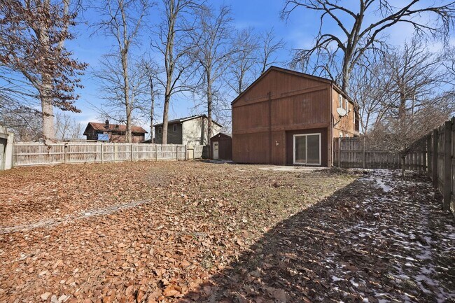 Building Photo - COMING SOON - 3 Bedroom house with updated features and fenced in yard!