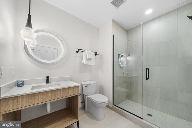 Building Photo - 255 W Falls Station Blvd