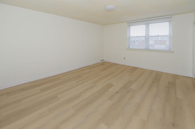 Building Photo - 2019 S Etting St