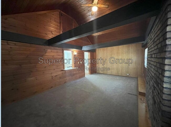 Building Photo - 150 S River St