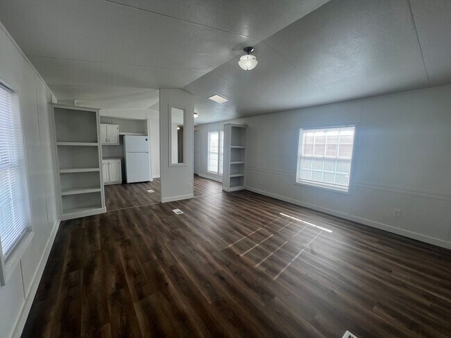 Building Photo - 3405 Cesar Chavez Dr
