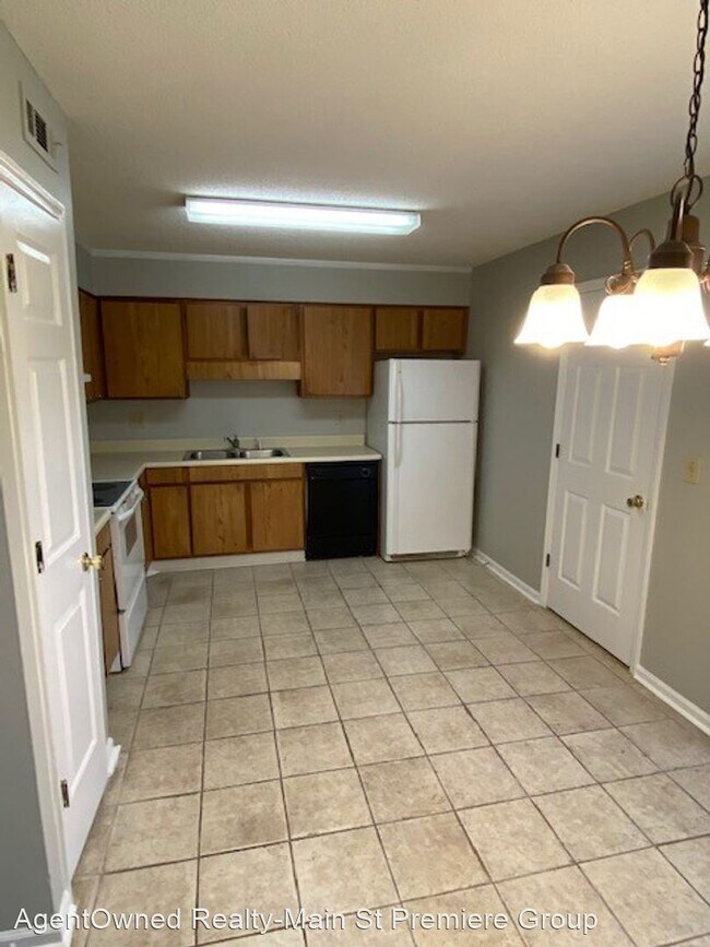 Building Photo - 2 br, 1.5 bath House - 7874 Nummie Court