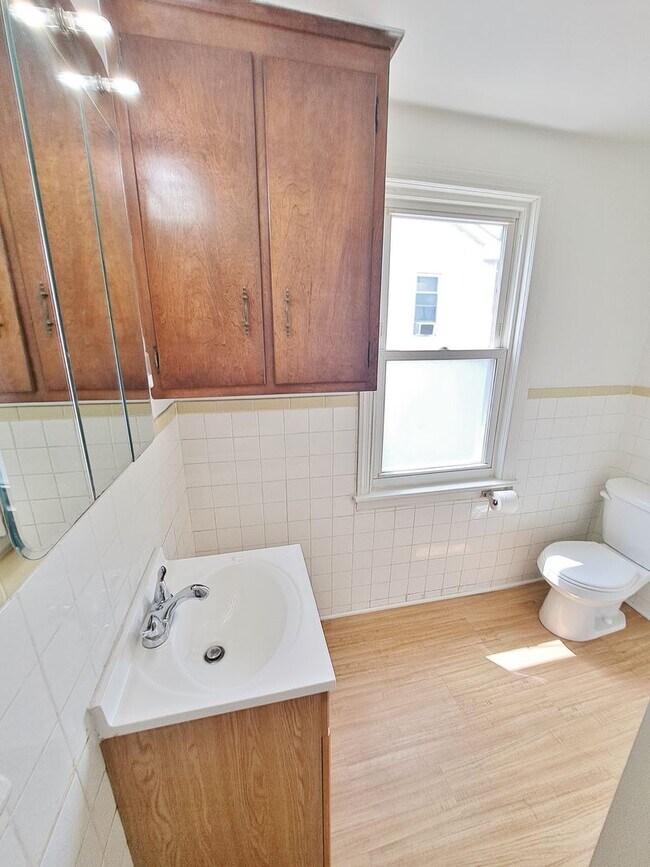 Building Photo - 51-53-53 E Forrest Ave