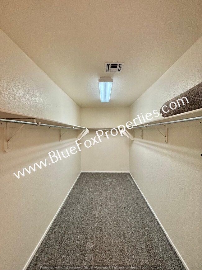 Building Photo - 13724 E Oxmoor Valley Dr