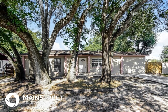 Building Photo - 1733 Green Ridge Rd