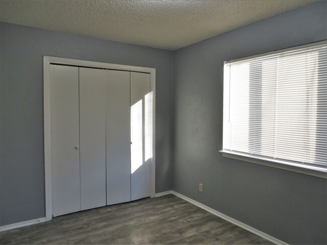 Building Photo - 663