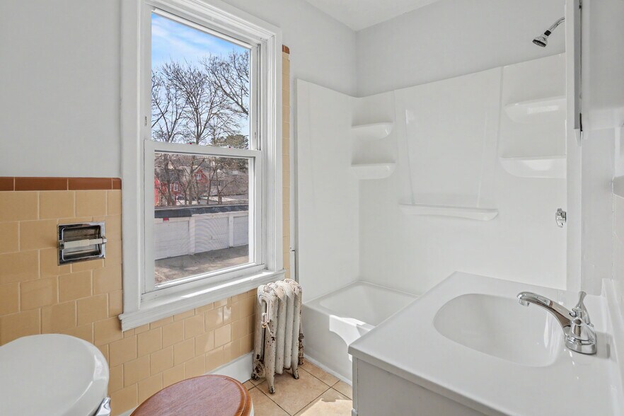 Building Photo - 209 Harrison Ave