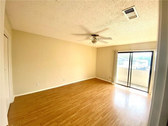 Building Photo - 6718 Silvermine Dr