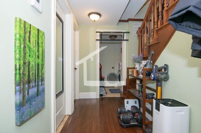 Building Photo - 9/1 No Fee! Two level 5BR/2BA near Brigham Circle, Longwood, Northeastern!