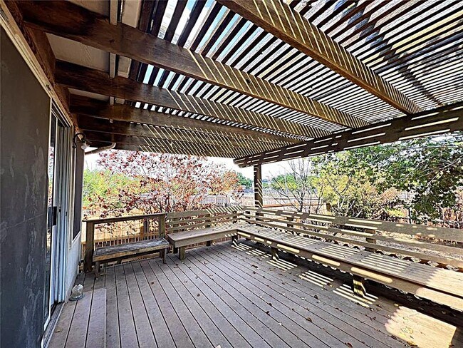 Building Photo - 17301 Dashwood Creek Dr