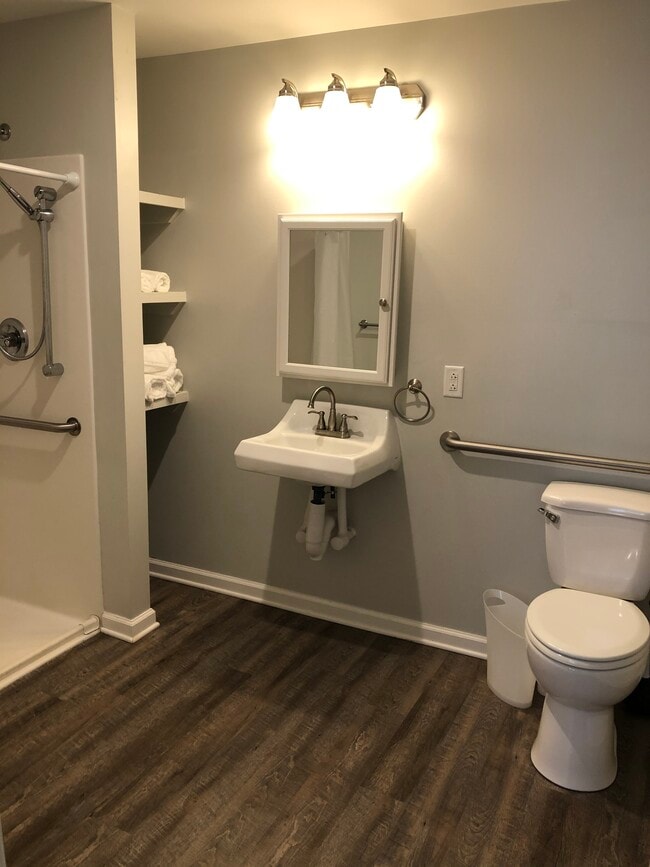 Building Photo - Willow Oak