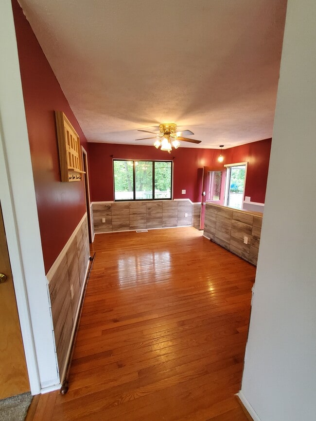 Building Photo - 3366 Hogback Rd