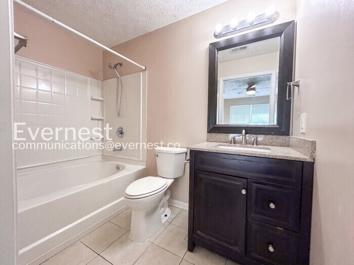 Building Photo - 7101 Fairington Ridge Cir