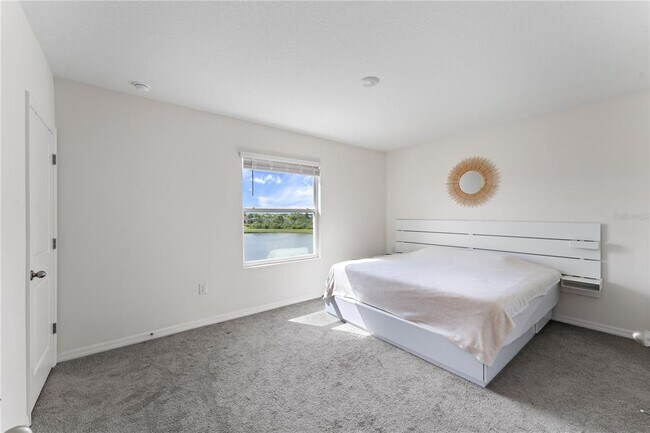 Building Photo - 33066 Major Oak Dr