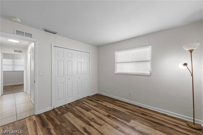 Building Photo - 1211 SE 34th St