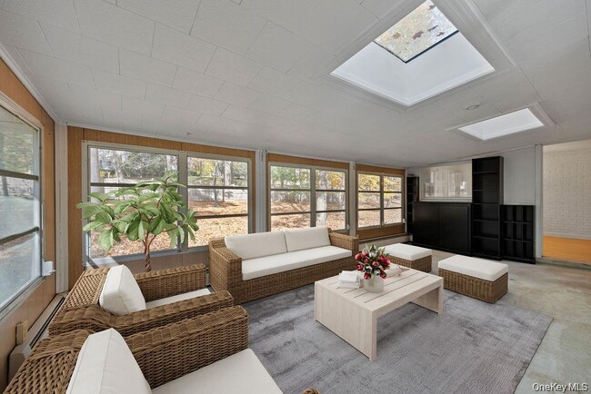 Building Photo - 5 Steinway Ct