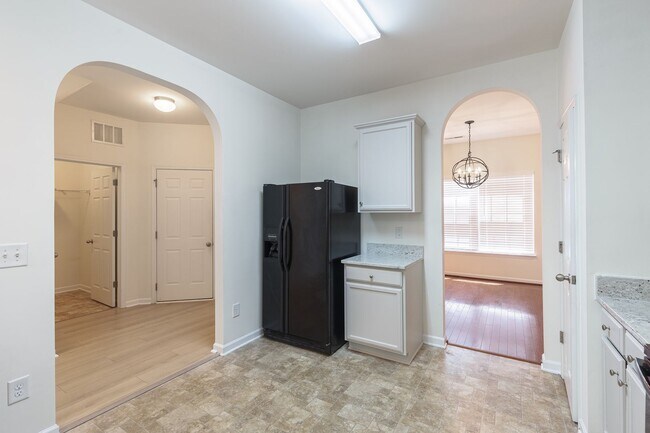 Building Photo - 5907 Landerwood Dr