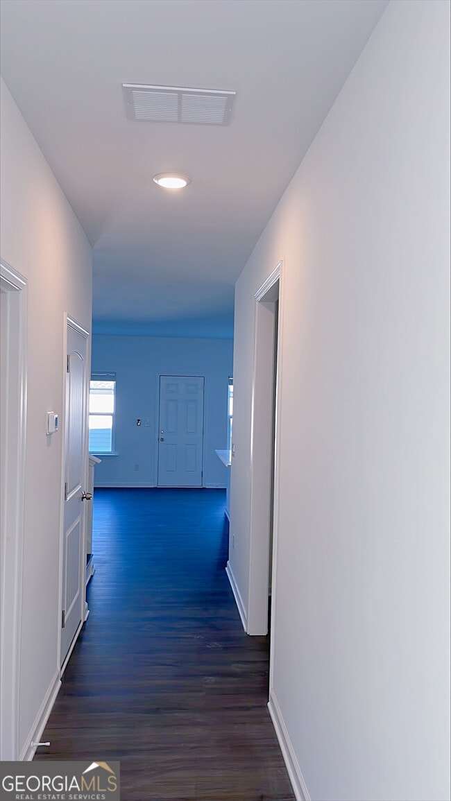 Building Photo - 15 Sandstone Dr