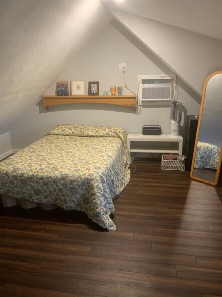 Building Photo - 220 Alamosa Ave