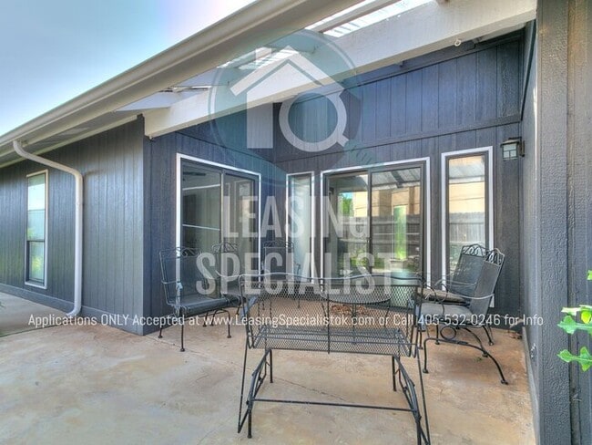 Building Photo - 2 Bed 2 Bath Garden Home in SW OKC's The R...