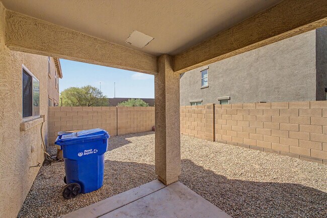 Building Photo - 9464 W Sheridan St