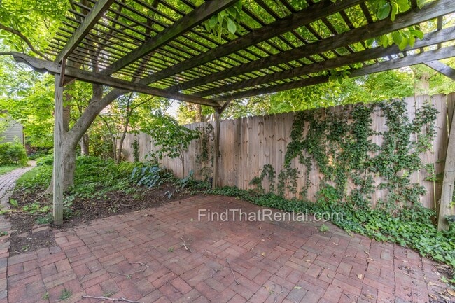 Building Photo - AVAILABLE NOW! Restored historic downtown Carlisle rental with fenced yard, pond, balcony, and ha...