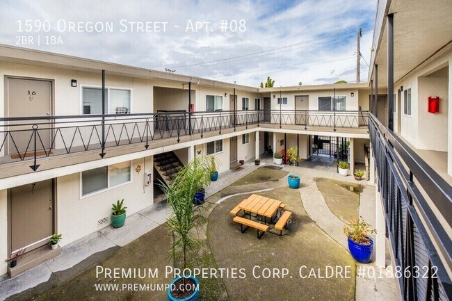 Building Photo - 1590 Oregon St